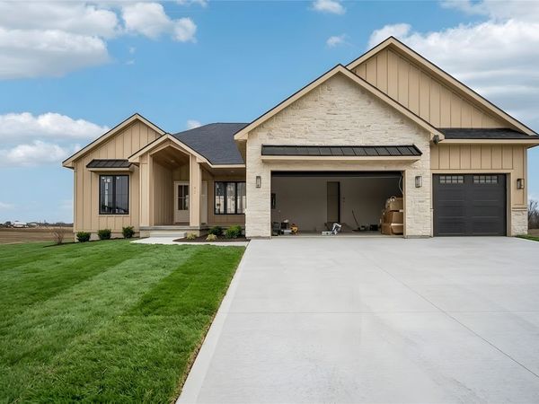 8175 Longmeadow Lane, West Des Moines, IA 50266