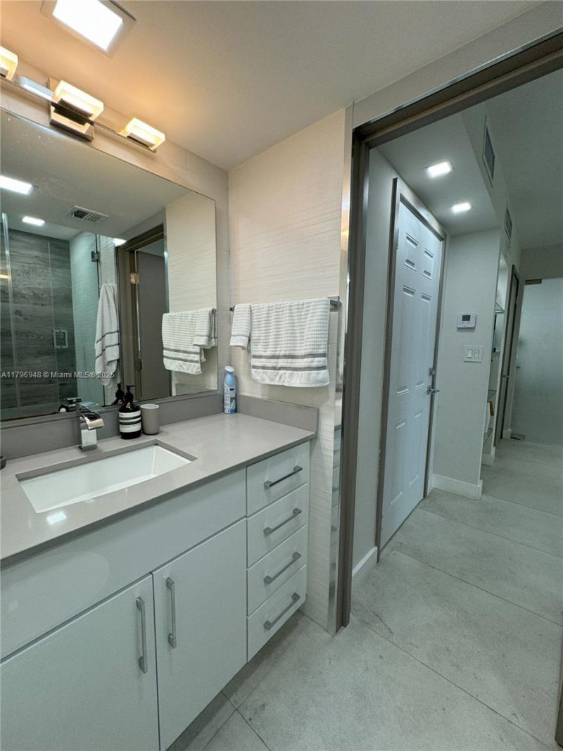 9500 W Bay Harbor Dr, Unit 6B, Bay Harbor Islands, FL 33154 Photo