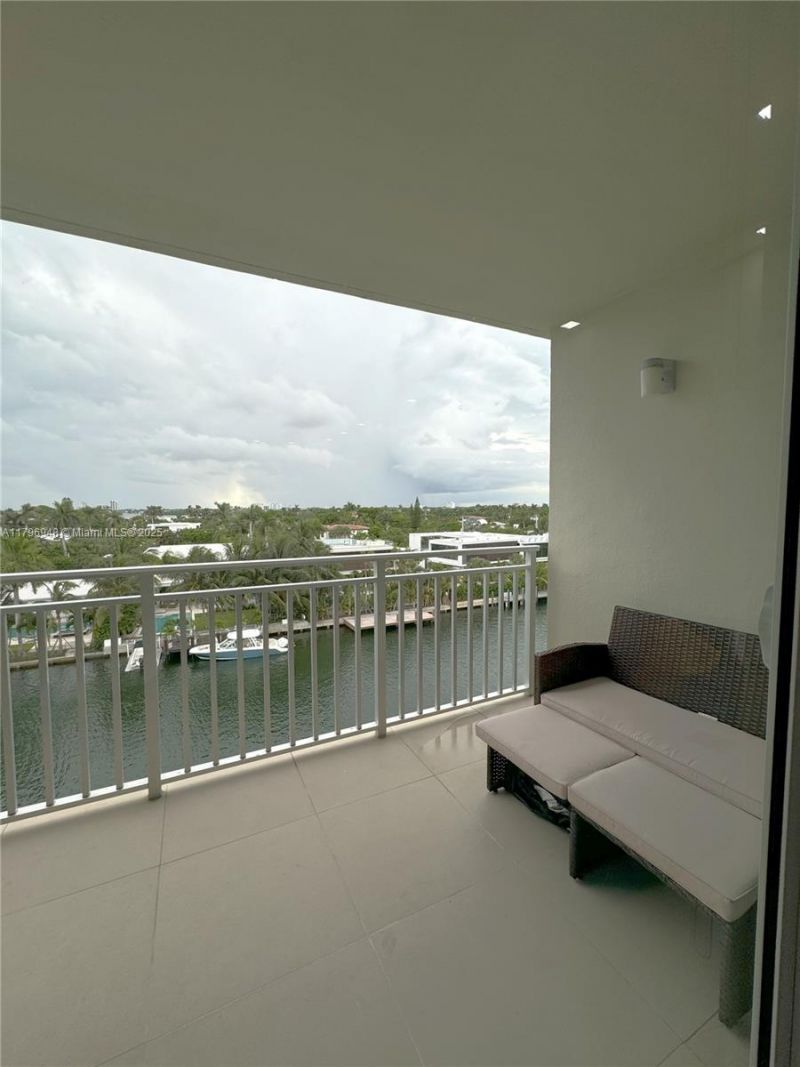 9500 W Bay Harbor Dr, Unit 6B, Bay Harbor Islands, FL 33154 Photo