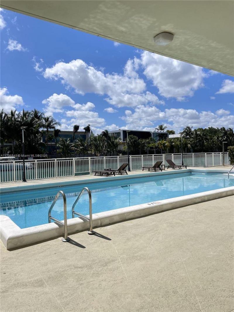 9500 W Bay Harbor Dr, Unit 6B, Bay Harbor Islands, FL 33154 Photo
