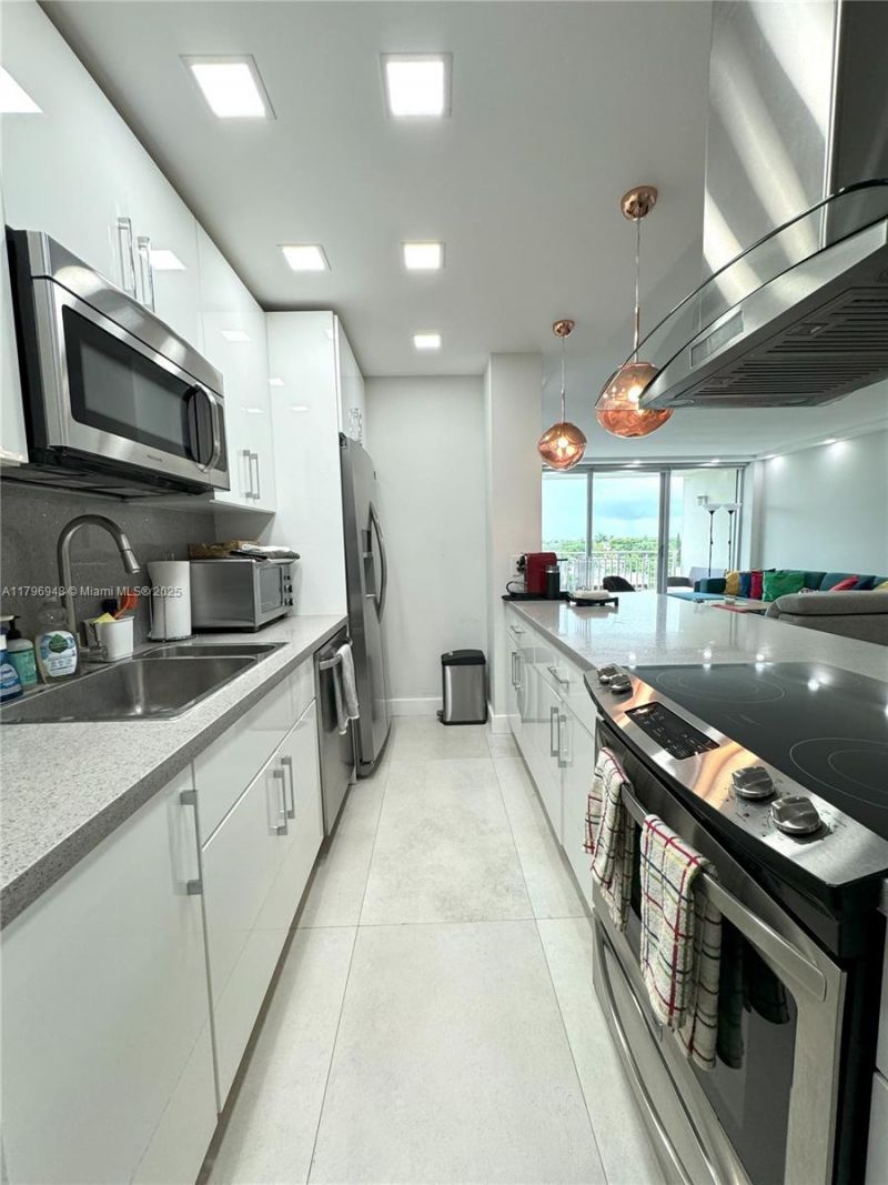 9500 W Bay Harbor Dr, Unit 6B, Bay Harbor Islands, FL 33154 Photo