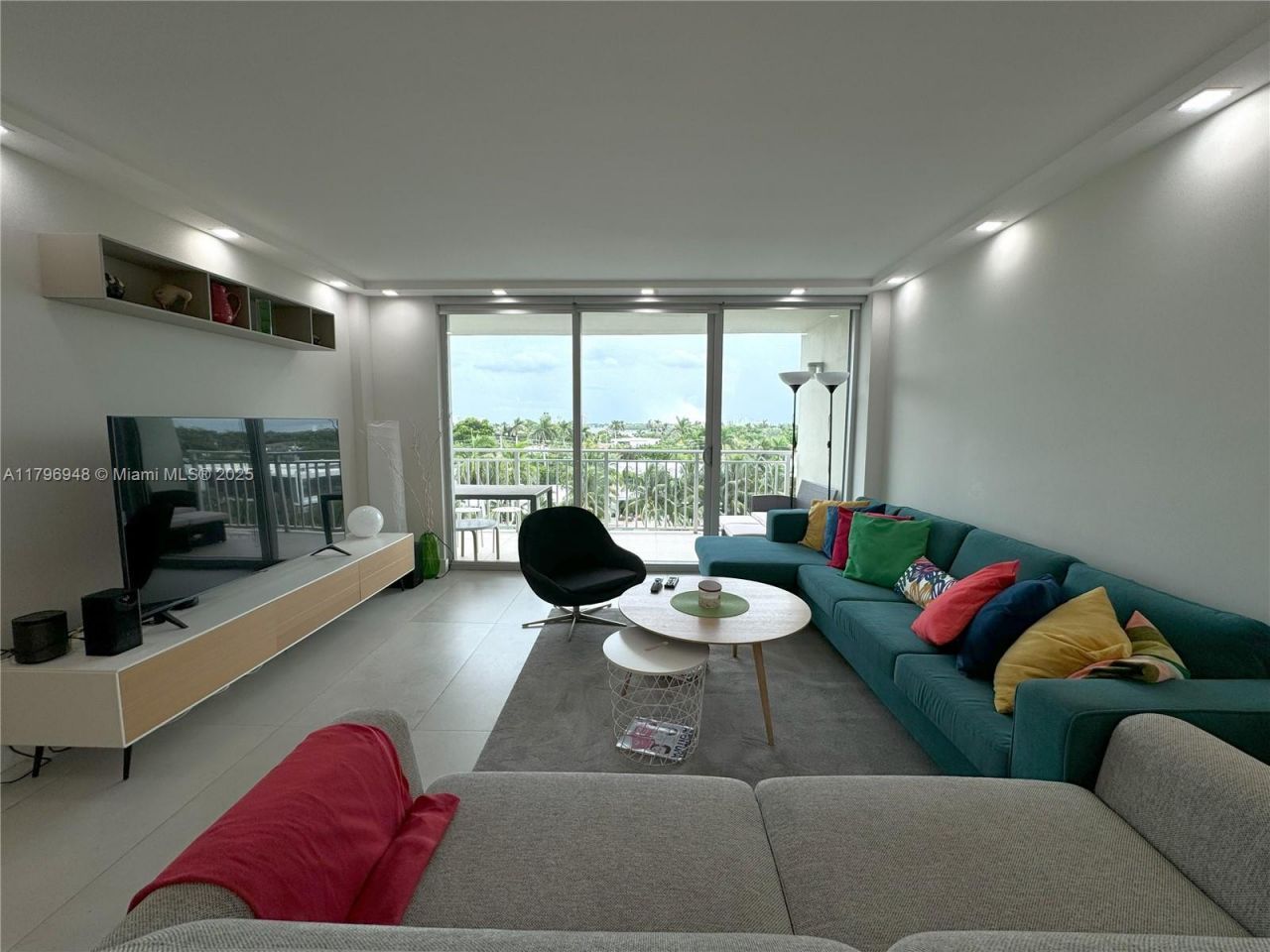 9500 W Bay Harbor Dr, Unit 6B, Bay Harbor Islands, FL 33154 Photo