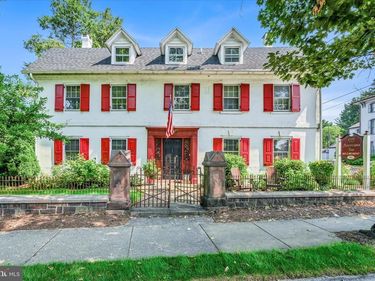 301 W MAIN STREET, EPHRATA, PA 17522