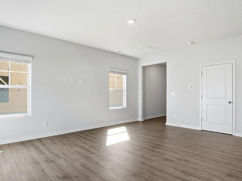 6350 Ripken Street, Columbus, OH 43228 Photo 8