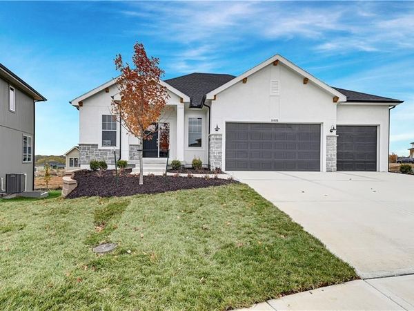 10026 Aurora Street, Lenexa, KS 66220