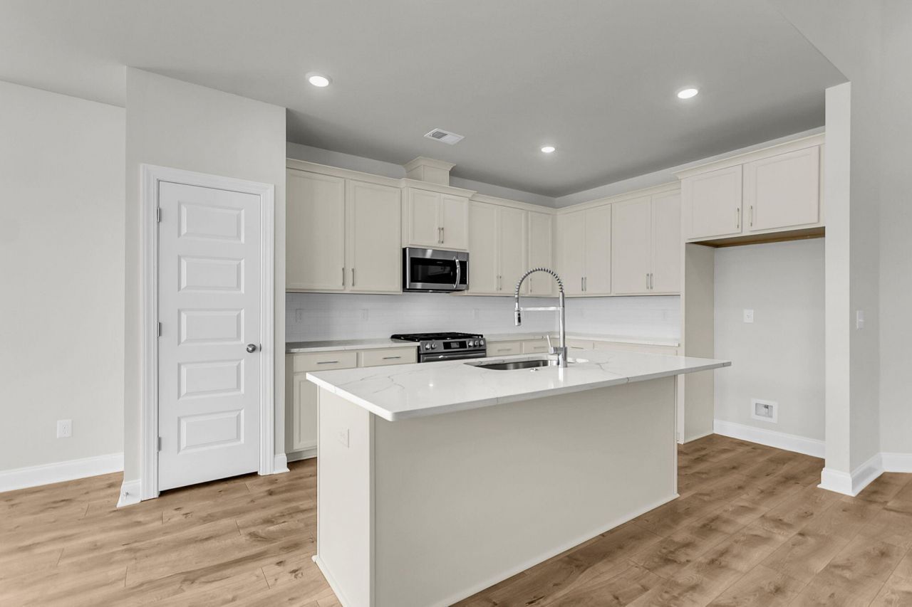 753 Maynard Lane Photo 18