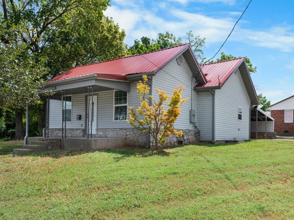 216 W Walnut Street, Bolivar, MO 65613
