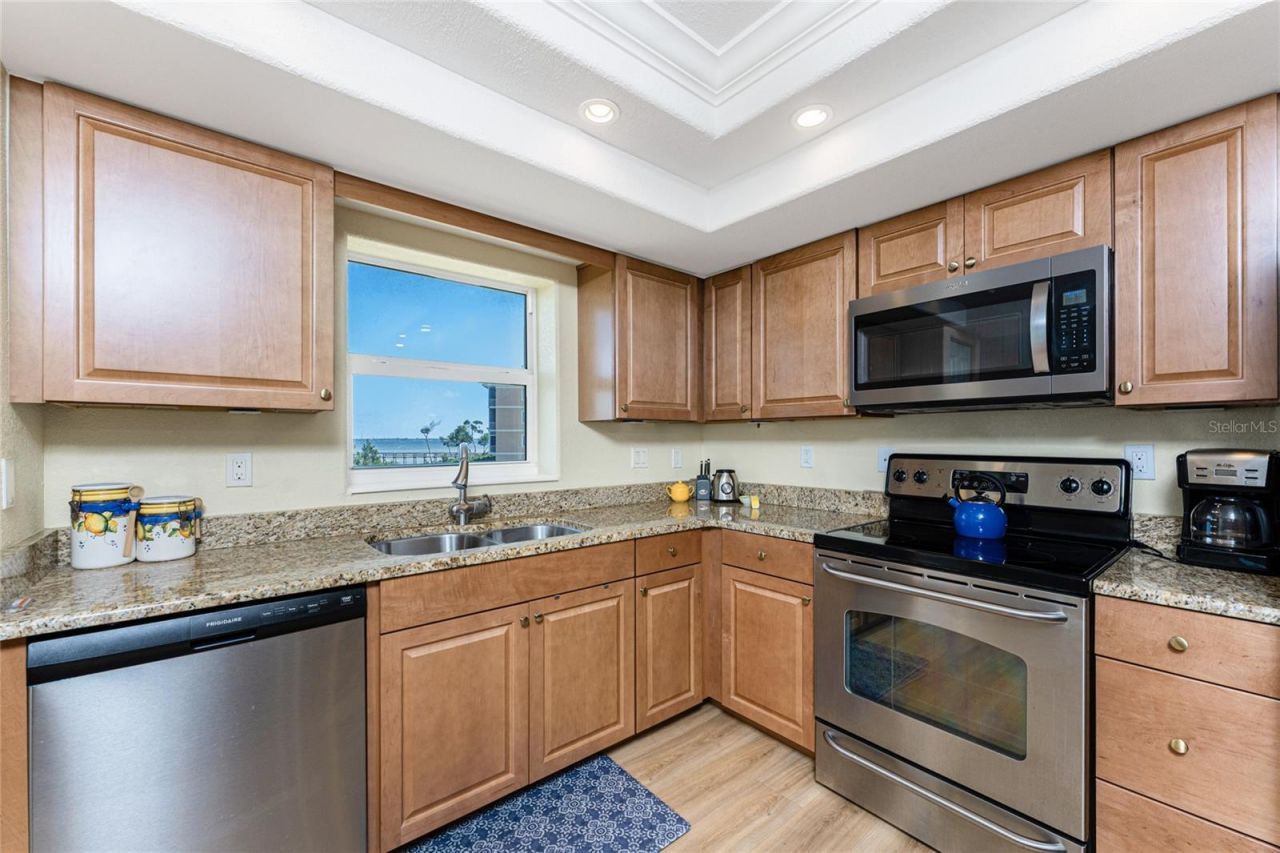 101 N Marion Ct, Unit 215, Punta Gorda, FL 33950 Photo