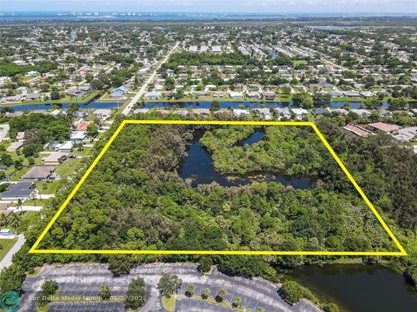 2400 SE Mariposa Ave, Port St Lucie, FL 34952