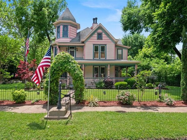 1303 W Main Street, Waxahachie, TX 75165