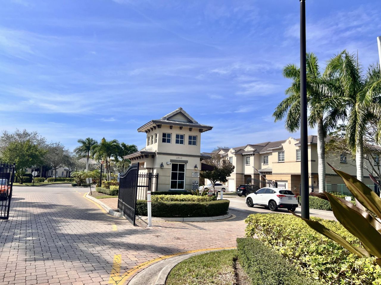 2010 Freeport Lane, Unit 4104, Riviera Beach, FL 33404 Photo