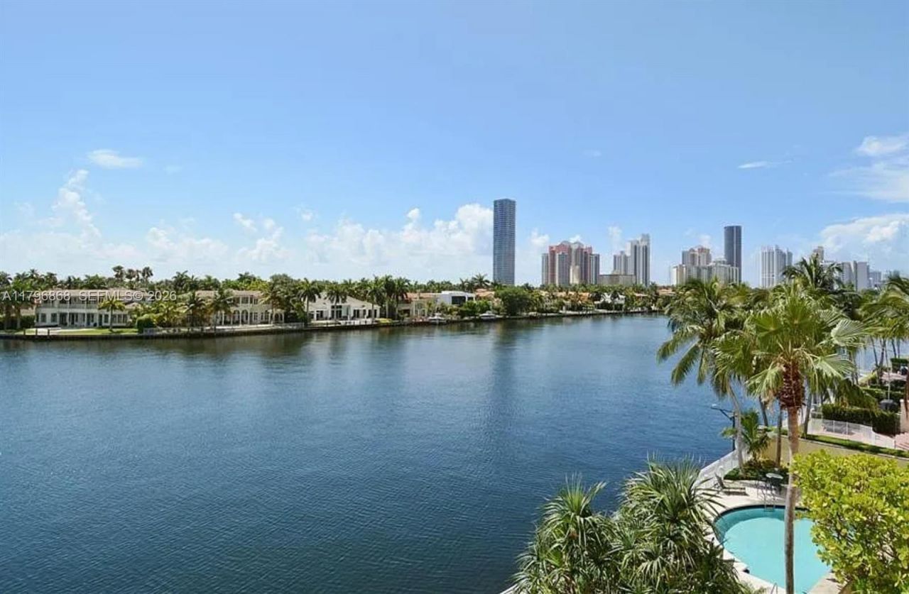 20165 NE 39 Pl, Unit 403, Aventura, FL 33180 Photo