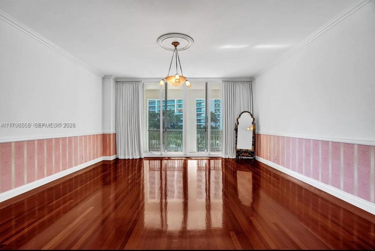 20165 NE 39 Pl, Unit 403, Aventura, FL 33180 Photo