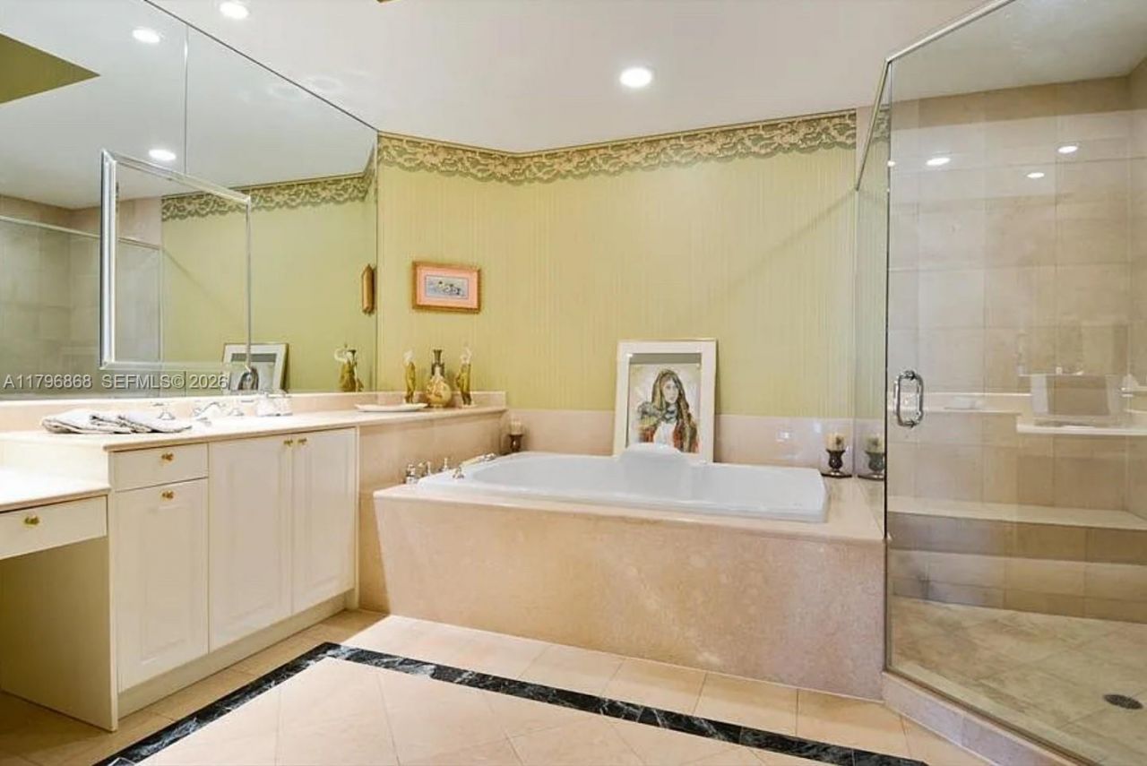 20165 NE 39 Pl, Unit 403, Aventura, FL 33180 Photo