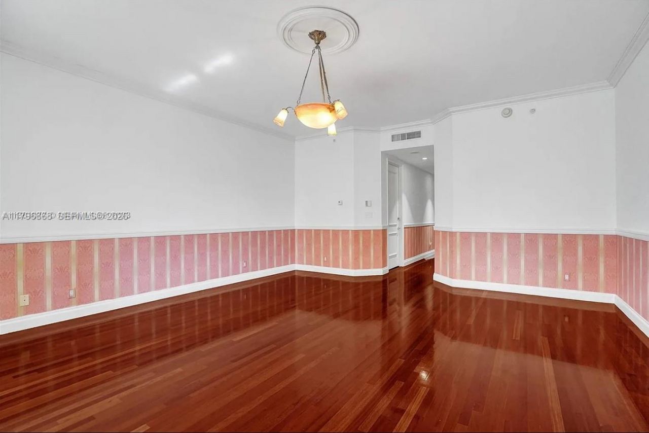 20165 NE 39 Pl, Unit 403, Aventura, FL 33180 Photo