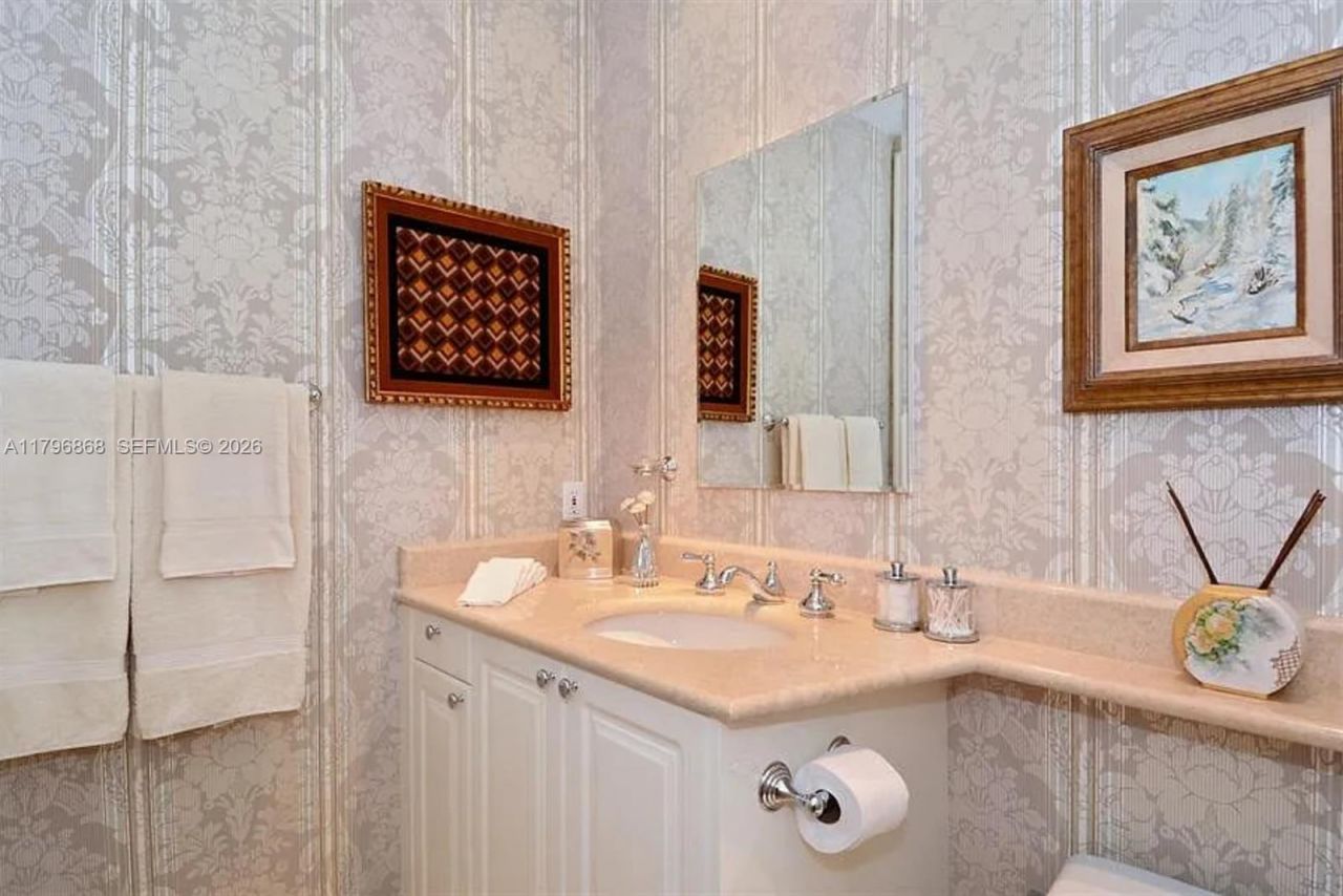 20165 NE 39 Pl, Unit 403, Aventura, FL 33180 Photo
