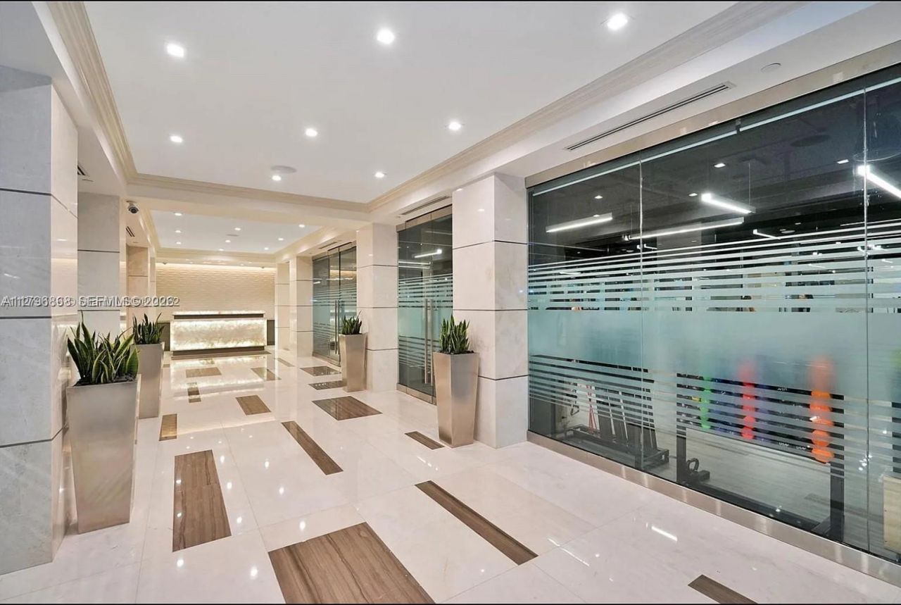 20165 NE 39 Pl, Unit 403, Aventura, FL 33180 Photo