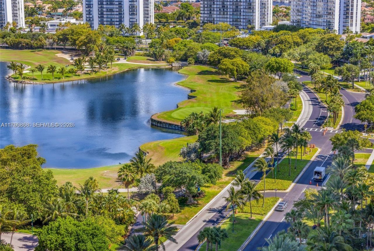 20165 NE 39 Pl, Unit 403, Aventura, FL 33180 Photo