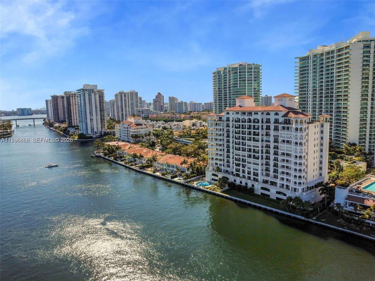 20165 NE 39 Pl, Unit 403, Aventura, FL 33180 Photo