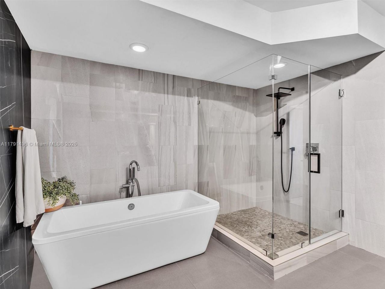 3201 NE 183rd St, Unit 2102, Aventura, FL 33160 Photo