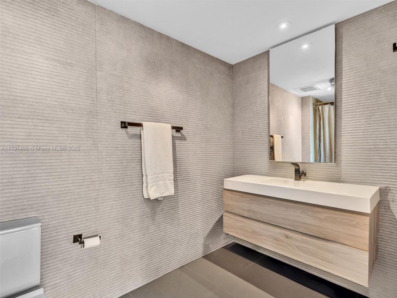 3201 NE 183rd St, Unit 2102, Aventura, FL 33160 Photo