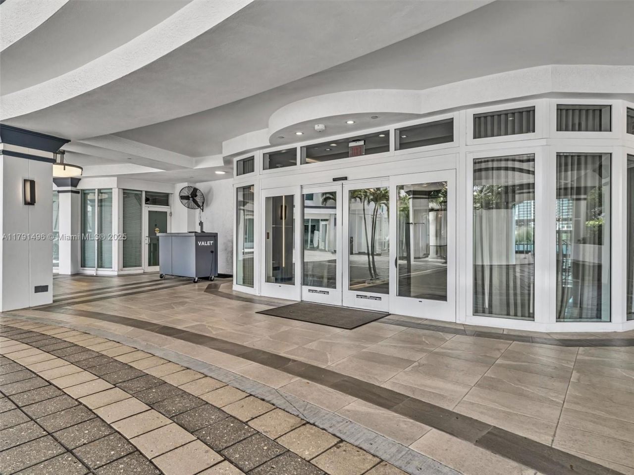 3201 NE 183rd St, Unit 2102, Aventura, FL 33160 Photo