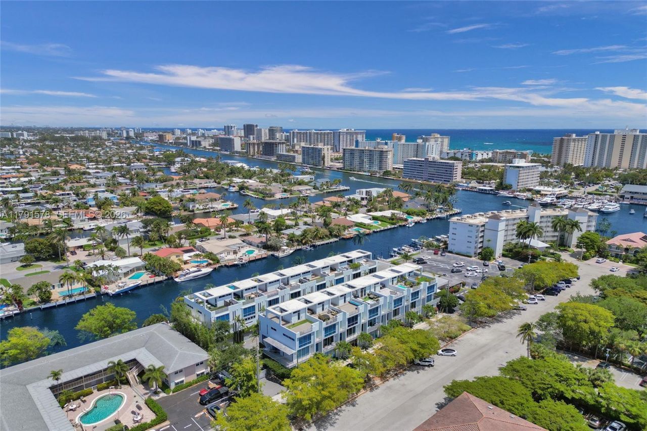 2725 NE 1st St, Pompano Beach, FL 33062 Photo