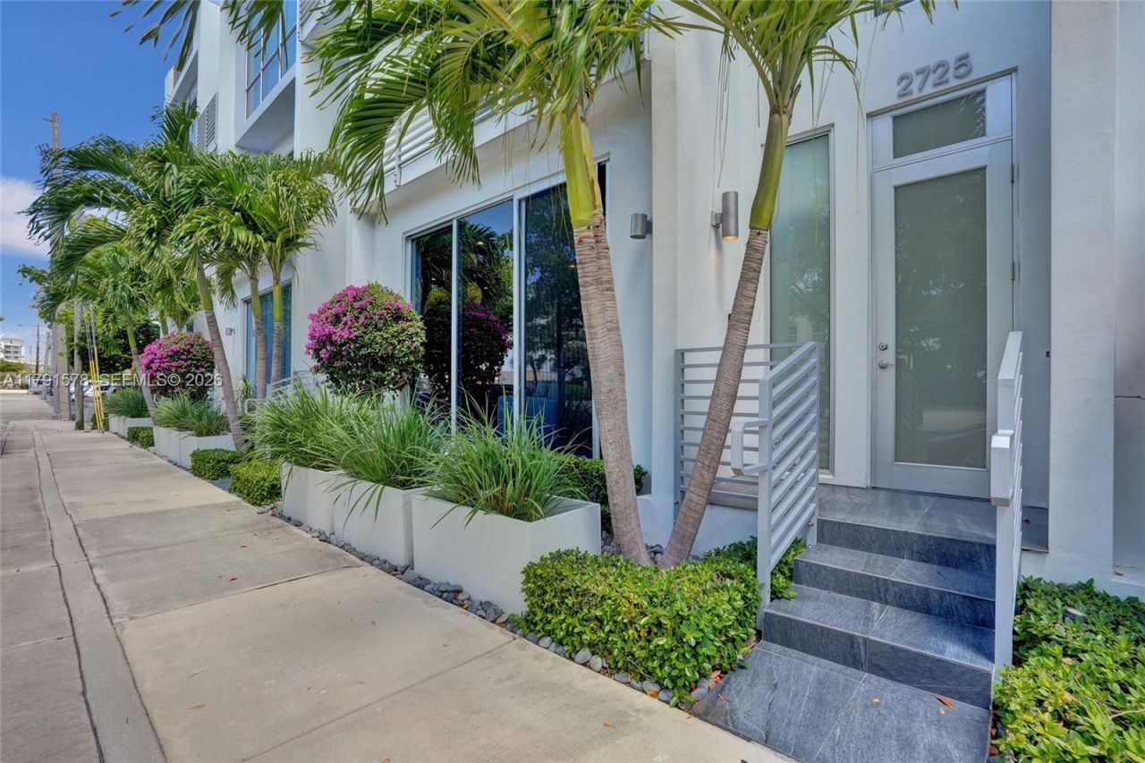 2725 NE 1st St, Pompano Beach, FL 33062 Photo