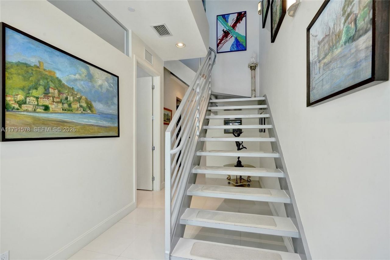 2725 NE 1st St, Pompano Beach, FL 33062 Photo