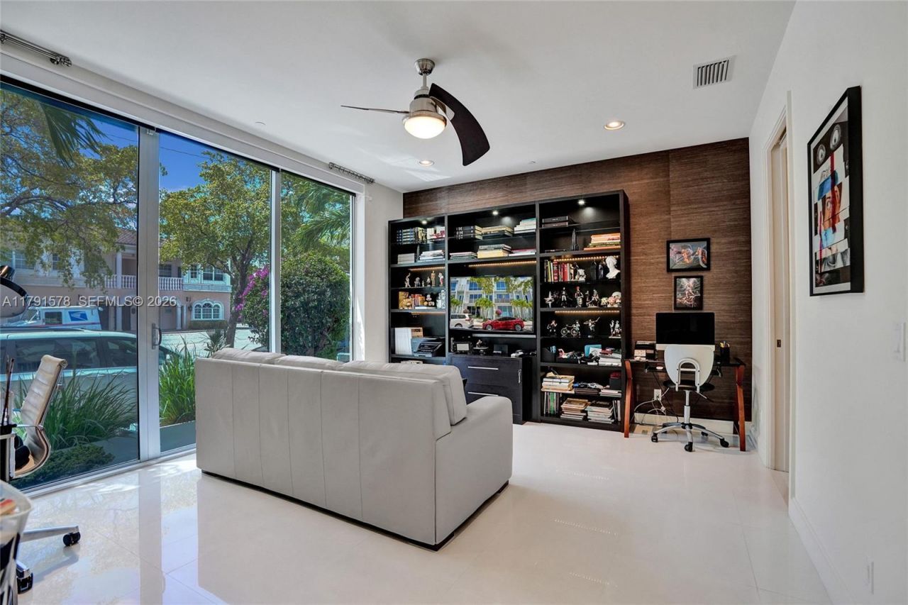 2725 NE 1st St, Pompano Beach, FL 33062 Photo