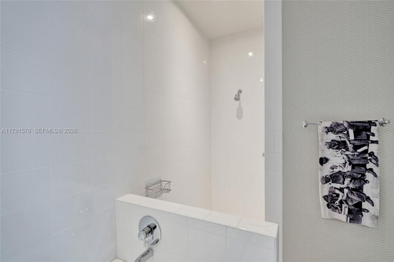 2725 NE 1st St, Pompano Beach, FL 33062 Photo