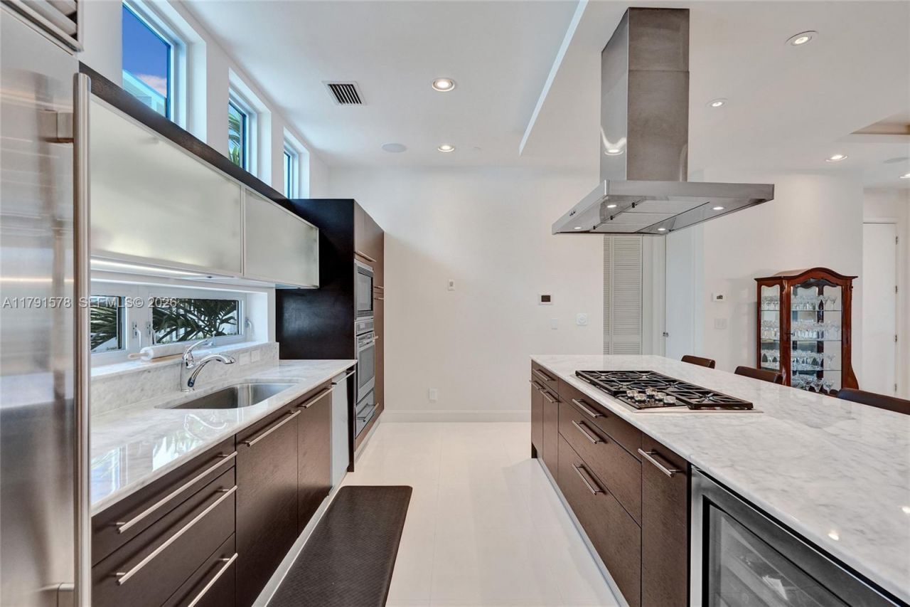 2725 NE 1st St, Pompano Beach, FL 33062 Photo