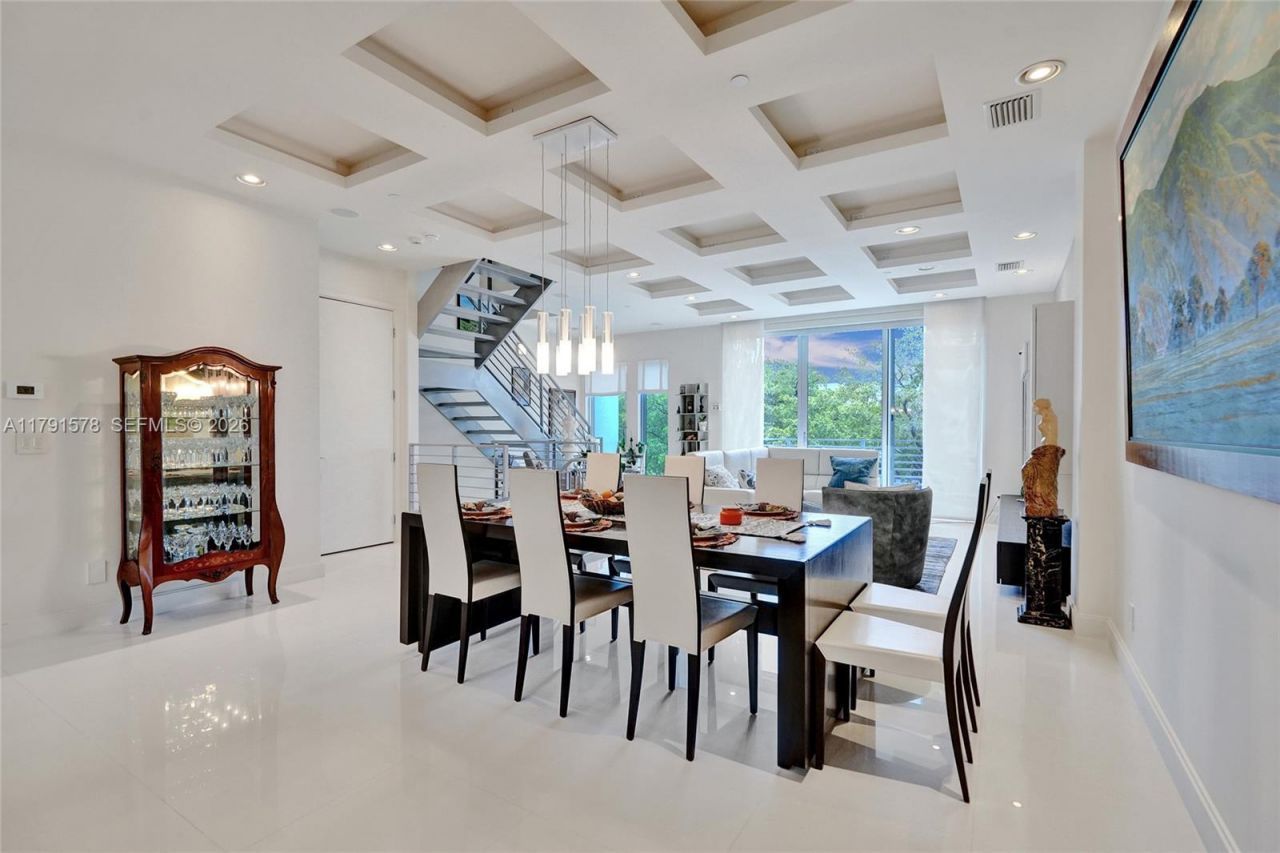 2725 NE 1st St, Pompano Beach, FL 33062 Photo