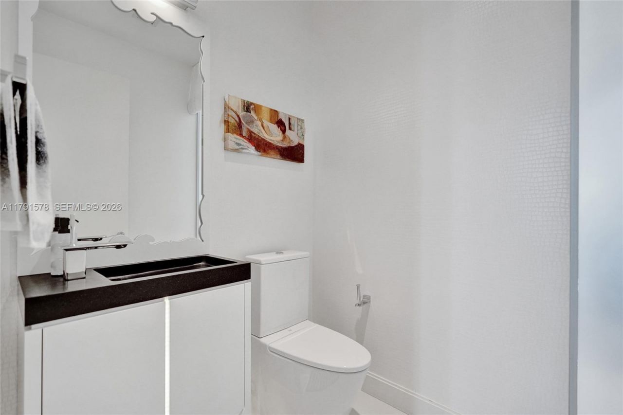 2725 NE 1st St, Pompano Beach, FL 33062 Photo