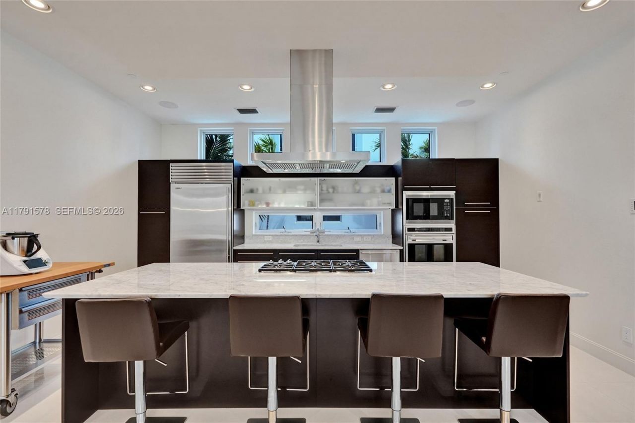 2725 NE 1st St, Pompano Beach, FL 33062 Photo