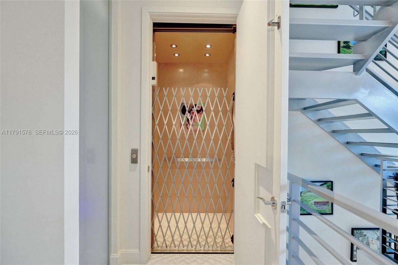 2725 NE 1st St, Pompano Beach, FL 33062 Photo