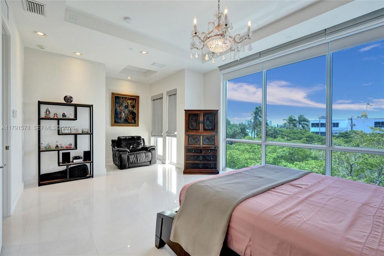 2725 NE 1st St, Pompano Beach, FL 33062 Photo