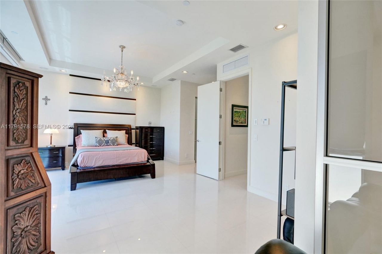 2725 NE 1st St, Pompano Beach, FL 33062 Photo