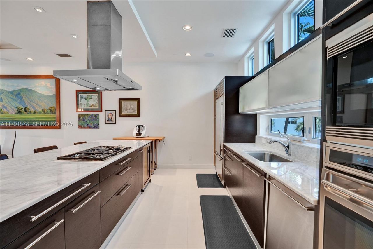 2725 NE 1st St, Pompano Beach, FL 33062 Photo