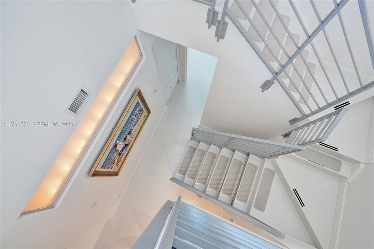 2725 NE 1st St, Pompano Beach, FL 33062 Photo