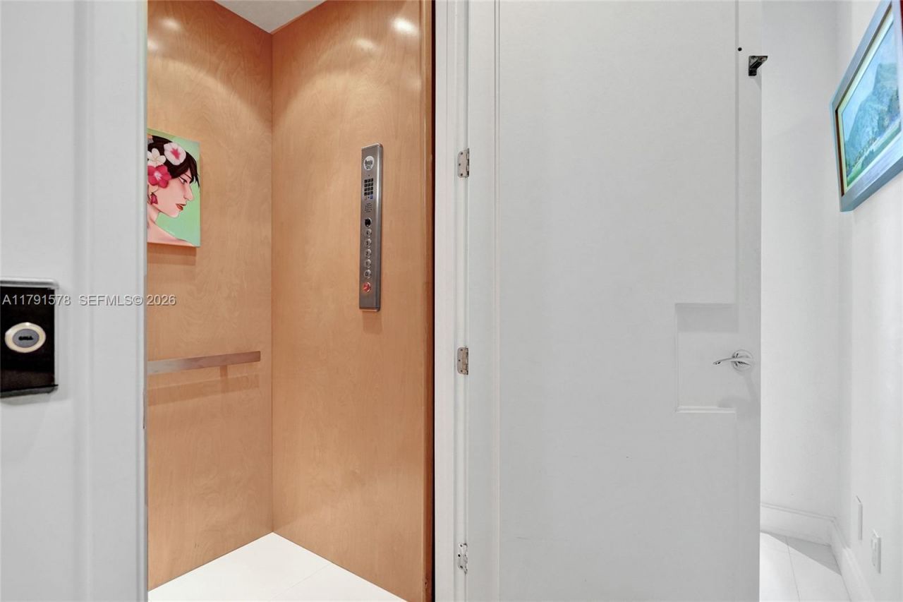 2725 NE 1st St, Pompano Beach, FL 33062 Photo