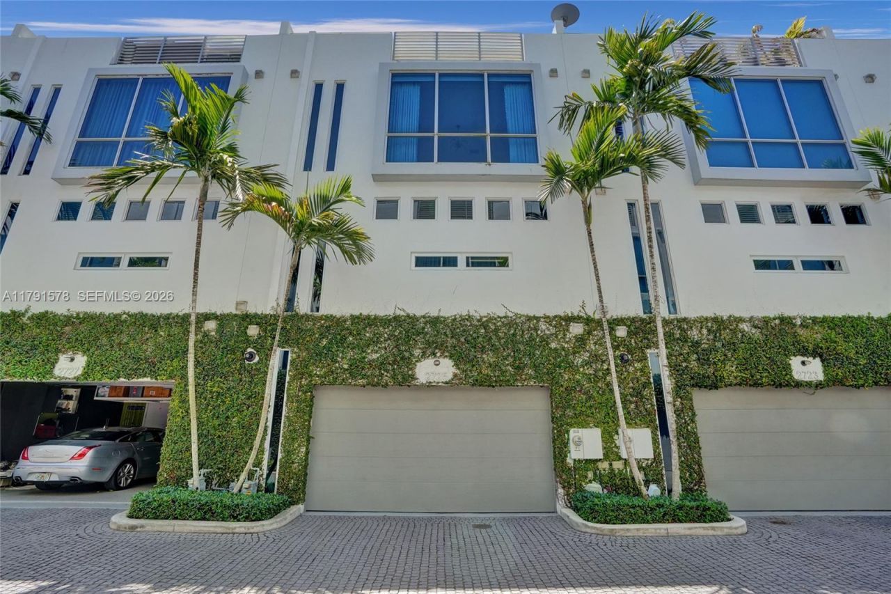 2725 NE 1st St, Pompano Beach, FL 33062 Photo