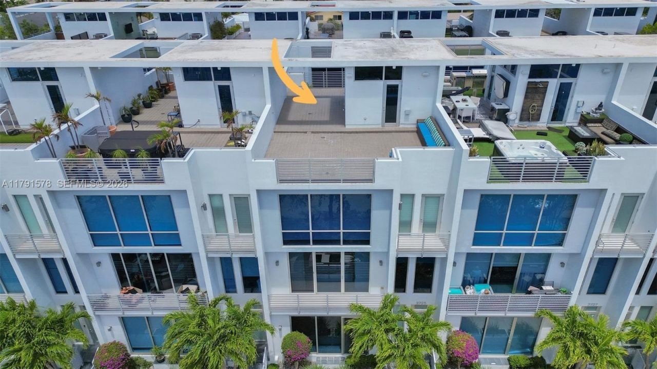 2725 NE 1st St, Pompano Beach, FL 33062 Photo