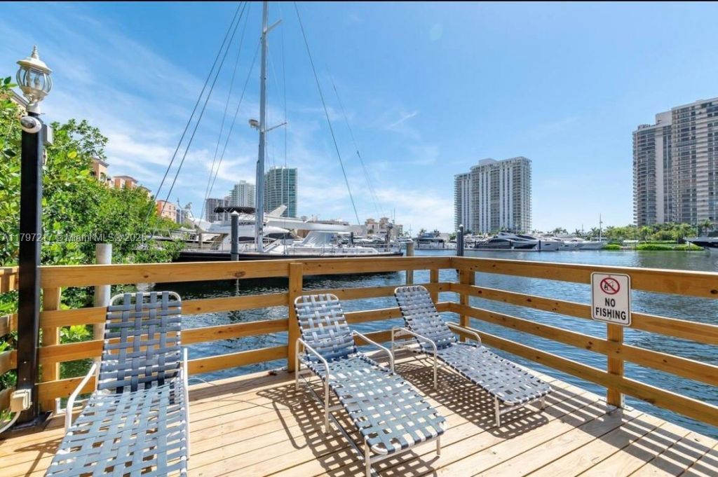 19999 E Country Club Dr, Unit 1202, Aventura, FL 33180 Photo