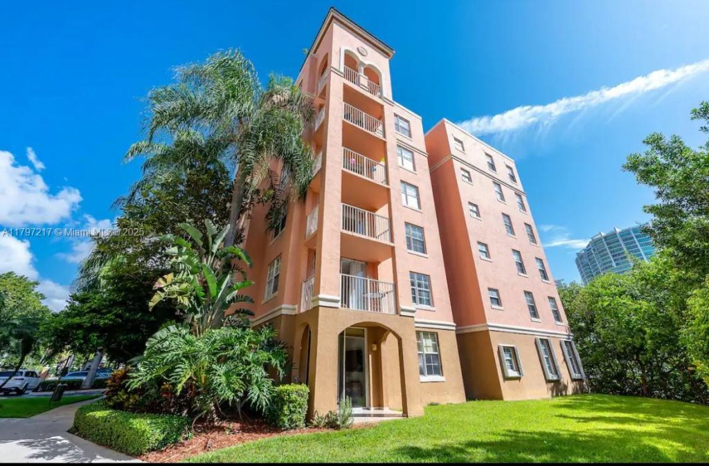 19999 E Country Club Dr, Unit 1202, Aventura, FL 33180 Photo