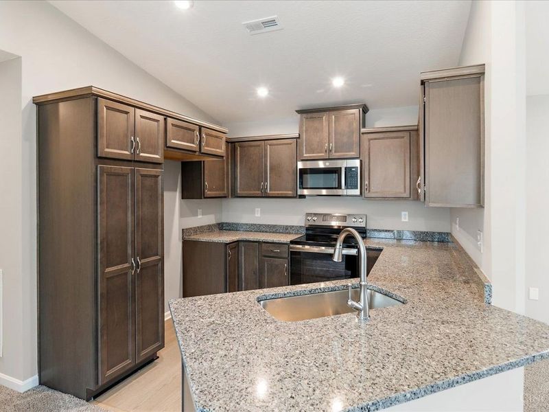 305 Parkview Lane, Unit 90305, Miami Twp, OH 45150 Photo 2