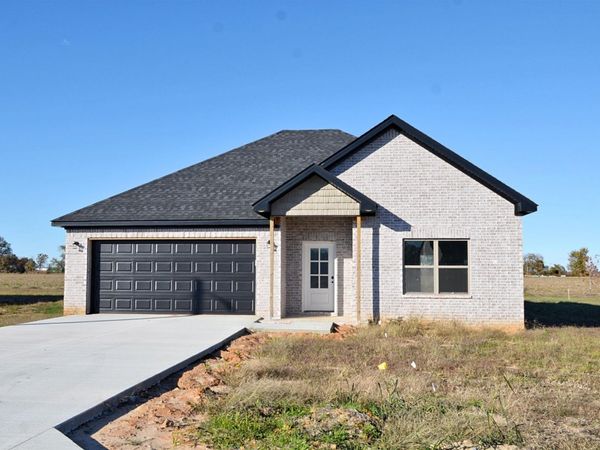 220 Quincy Cir, Trumann, AR 72472