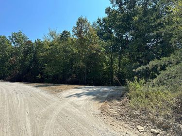 16 Coal Camp Road, Hitchins, KY 41146