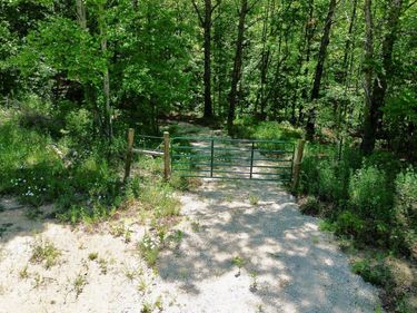 16 Coal Camp Road, Hitchins, KY 41146