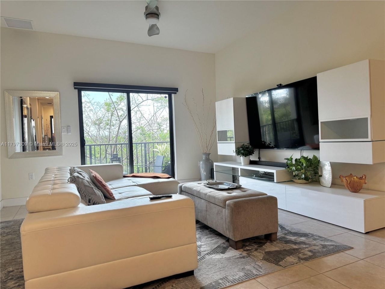 8175 NW 104th Ave, Unit 21, Doral, FL 33178 Photo